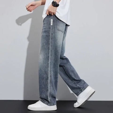 wide leg denim high street jeans.